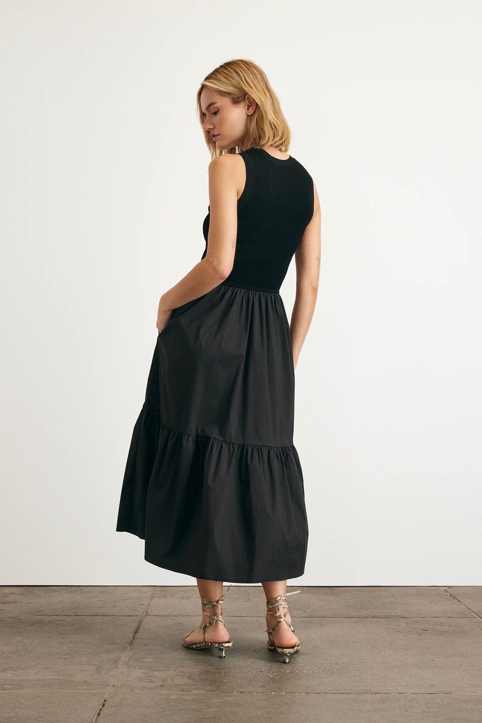 CREW NECK JOSEPHINA DRESS
sassanova