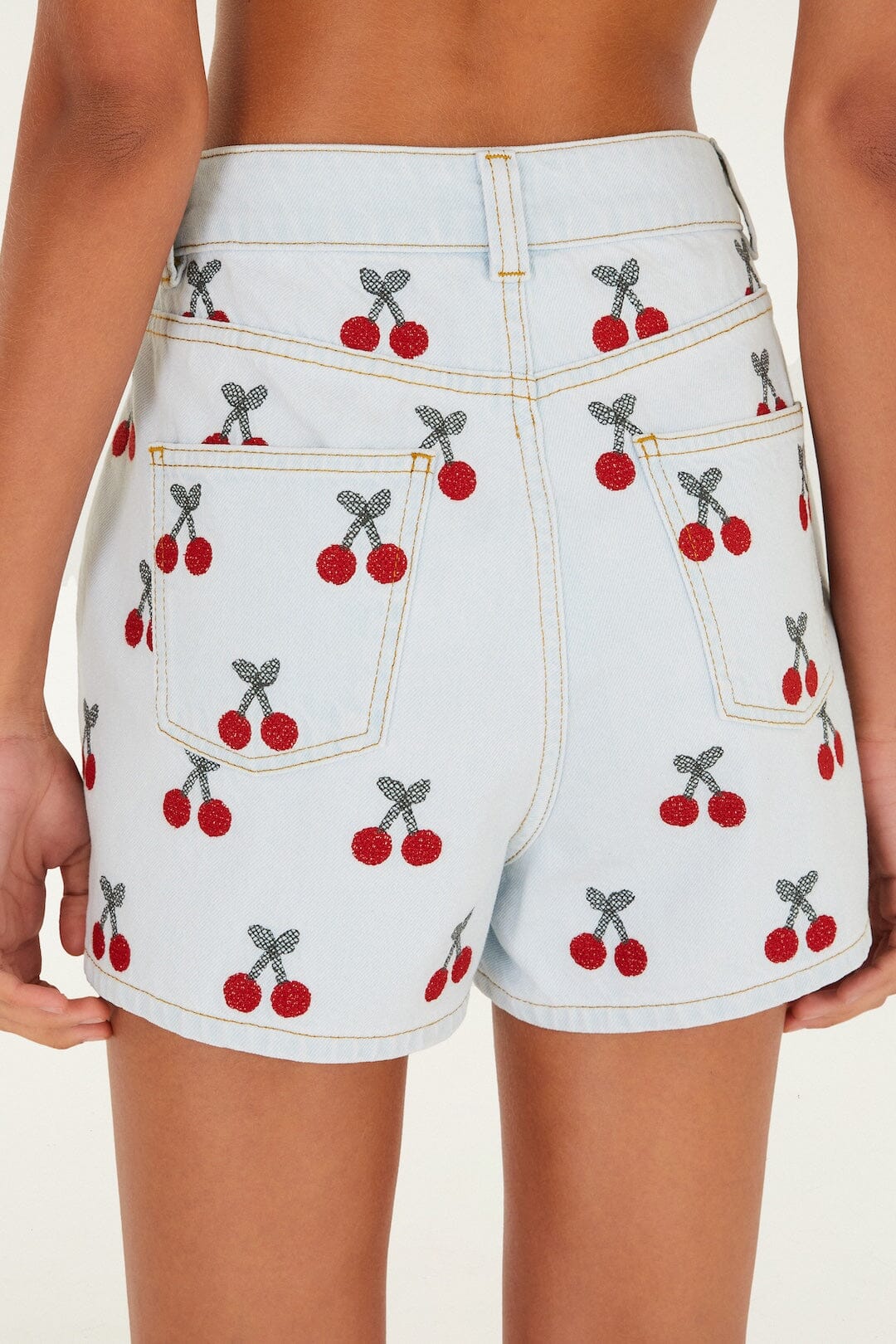 EMBROIDERED CHERRY SHORTS - Shorts - Sassanova