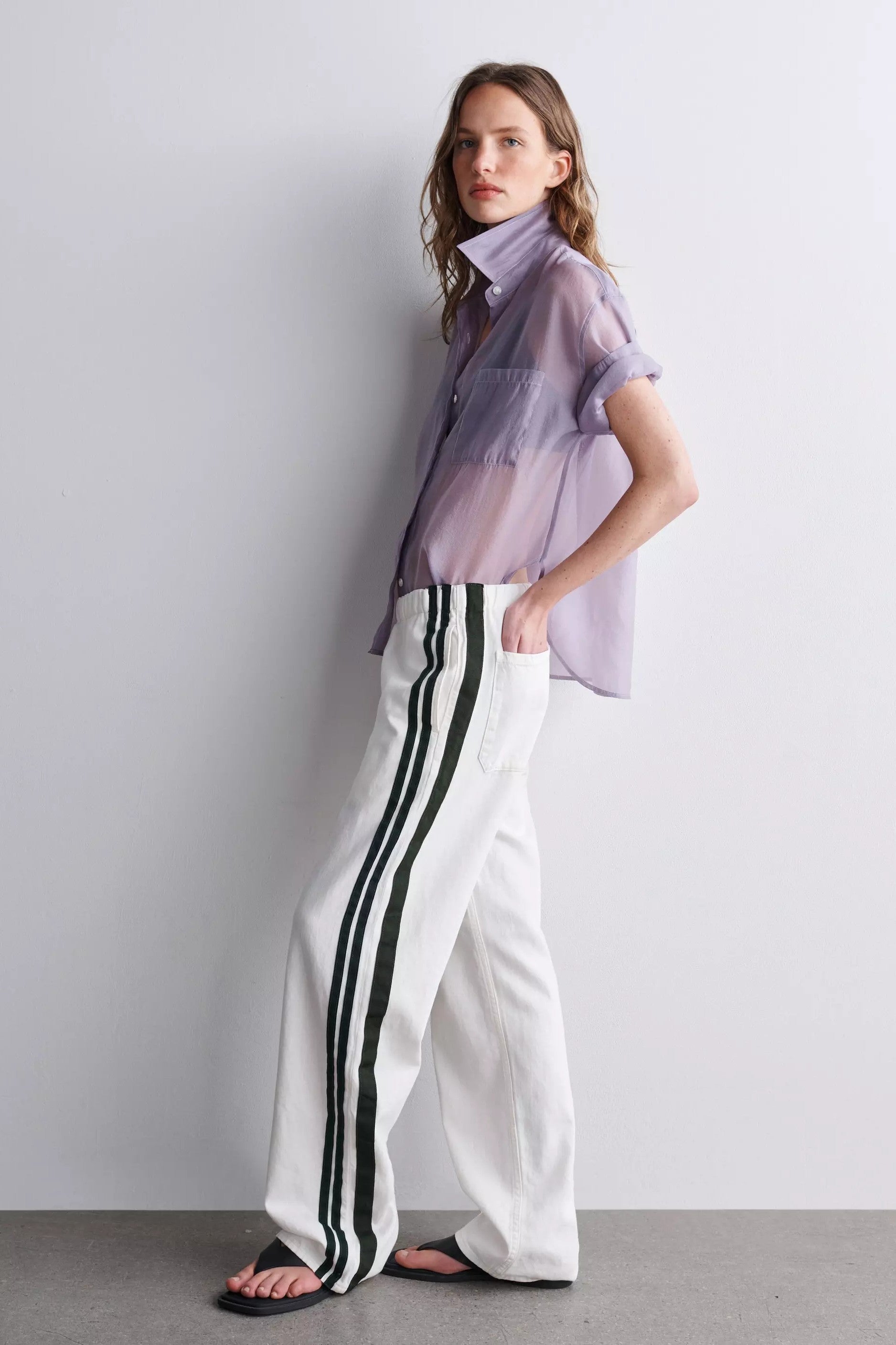 FEATHERWEIGHT LOGAN PULL ON TRACK JEAN - Pants - Sassanova