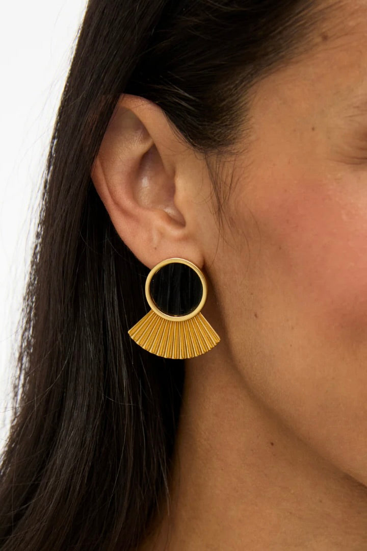 CHLOE LG FAN EARRING
sassanova