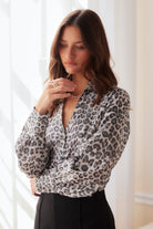 ANGELINA V NECK SHIRT - Sassanova