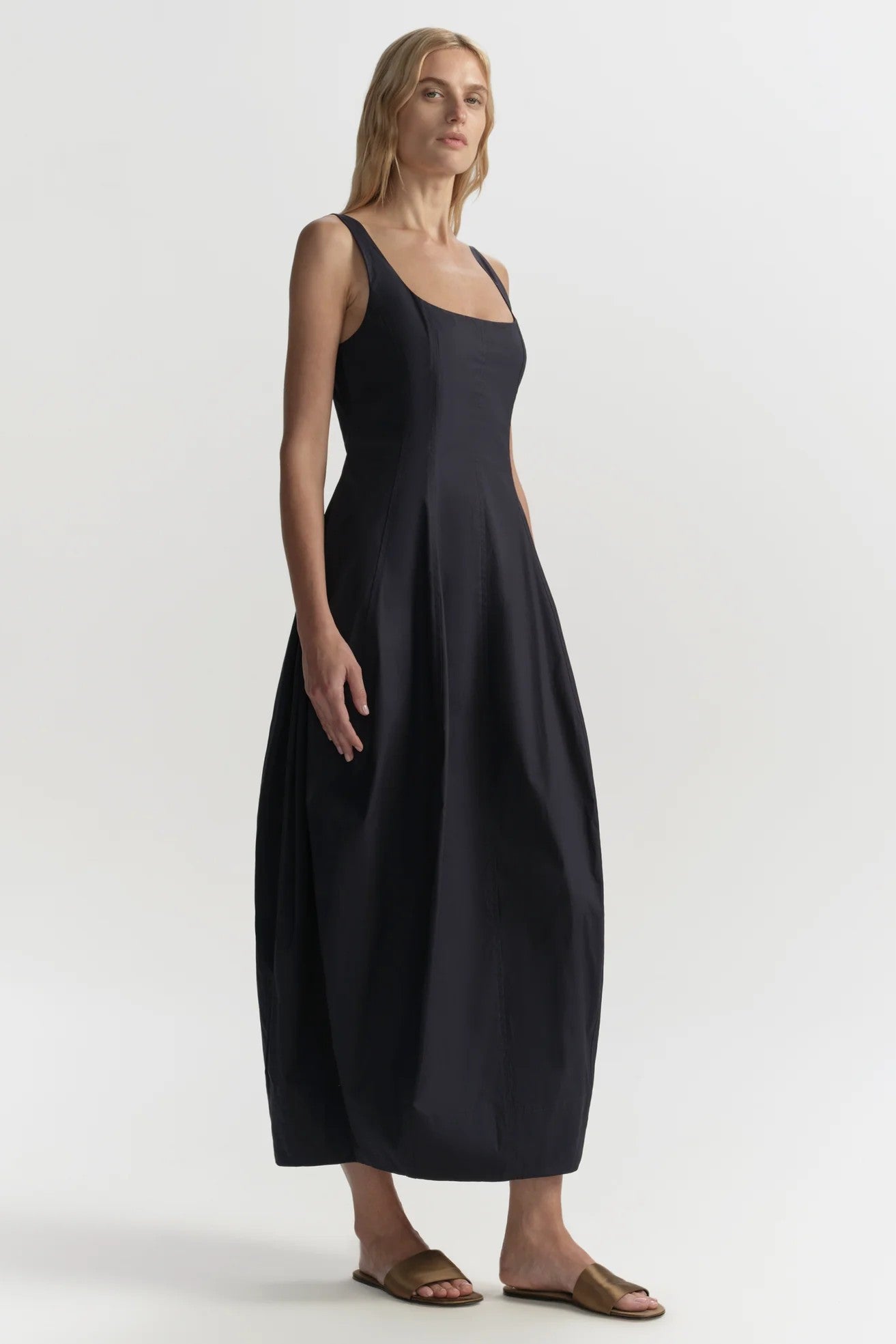 VEDA DRESS - Dresses - Sassanova