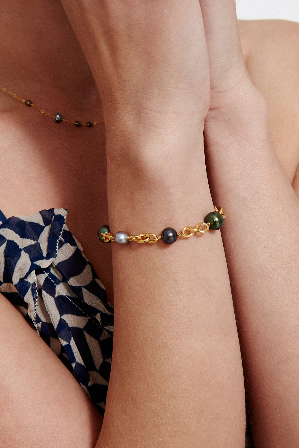 CHAIN LINK BRACELET W/PEACOCK PEARLS (BGZ-6303)
sassanova