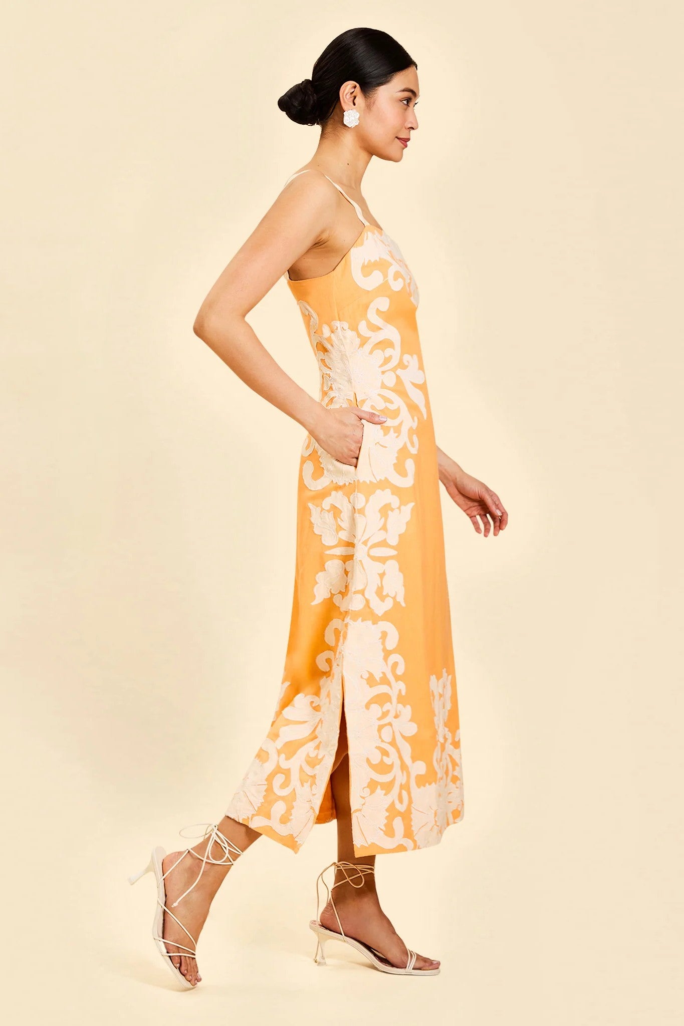 SAMMY EMBROIDERED MIDI DRESS - Dresses - Sassanova