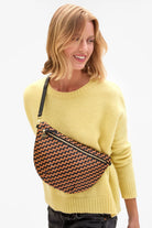 GRANDE FANNY WOVEN ZIG ZAG - Handbags - Sassanova