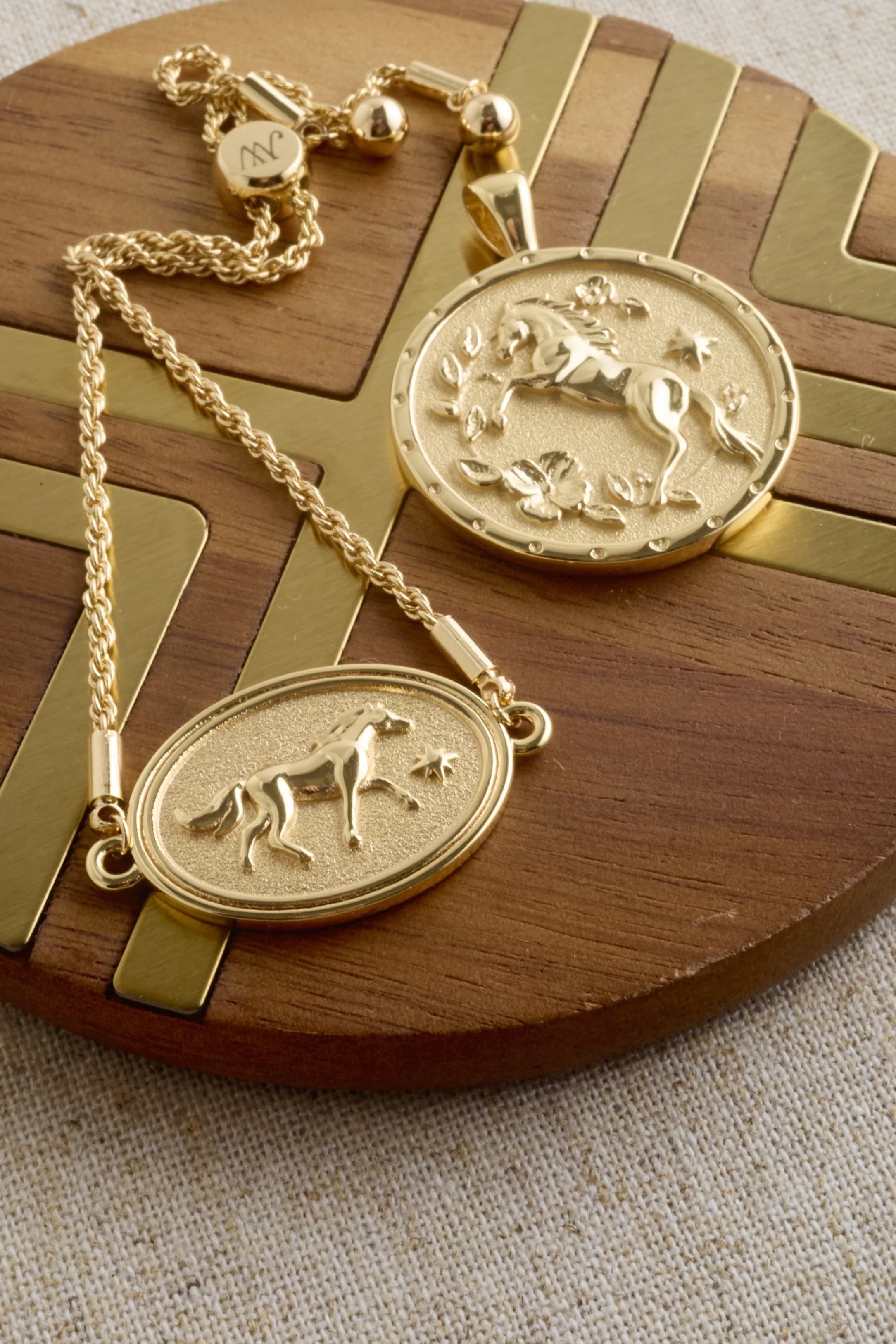 COURAGE YEAR OF HORSE NECKLACE- DRAWN LINK CHAIN - Necklaces - Sassanova