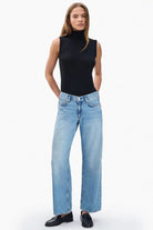 FEATHERWEIGHT SAIGE ANKLE STRAIGHT JEAN - Jeans - Sassanova
