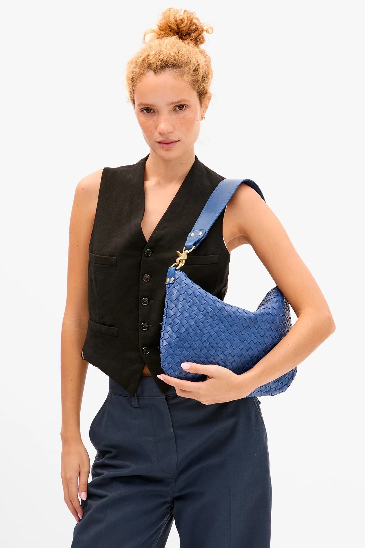 MOYEN MESSENGER WOVEN DIAGONAL - Handbags - Sassanova