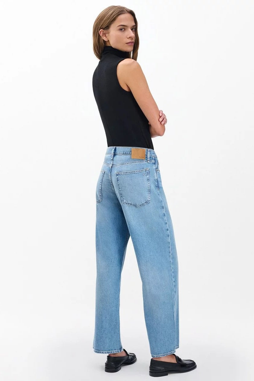 FEATHERWEIGHT SAIGE ANKLE STRAIGHT JEAN - Jeans - Sassanova