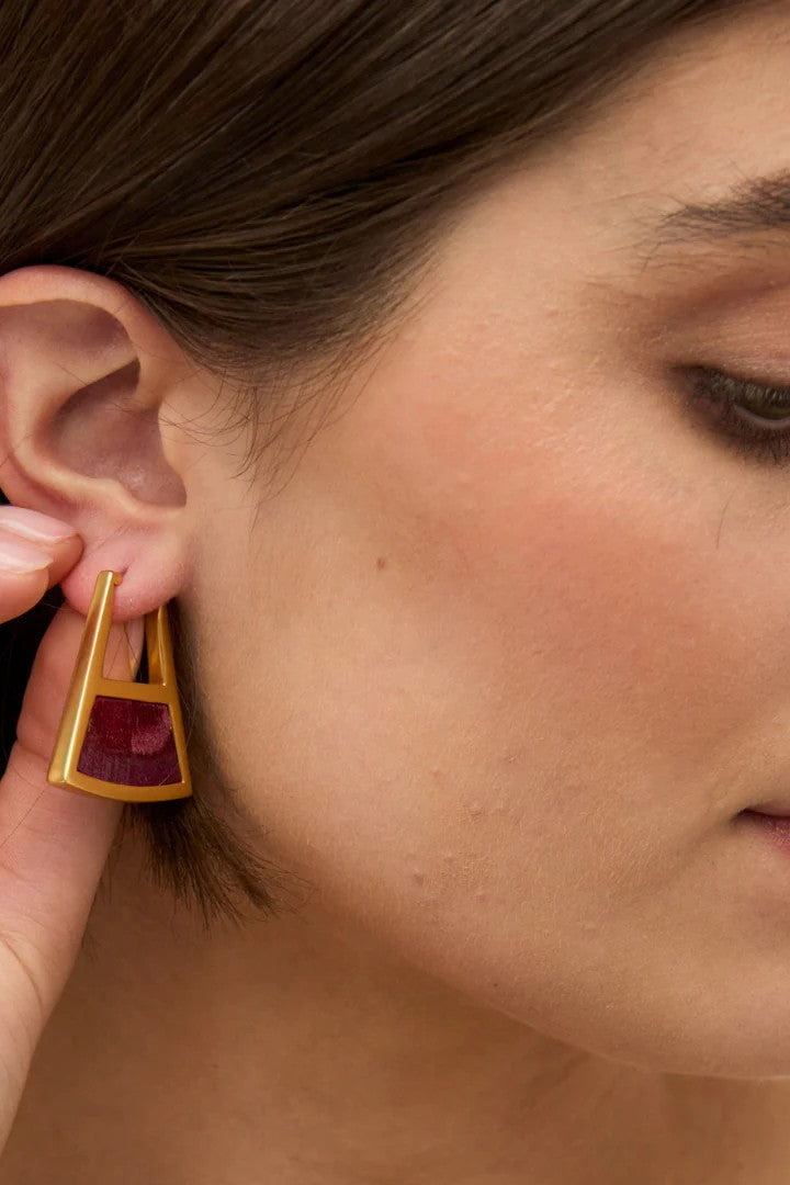 SCARLETT TRIANGLE HOOP EARRING - Sassanova