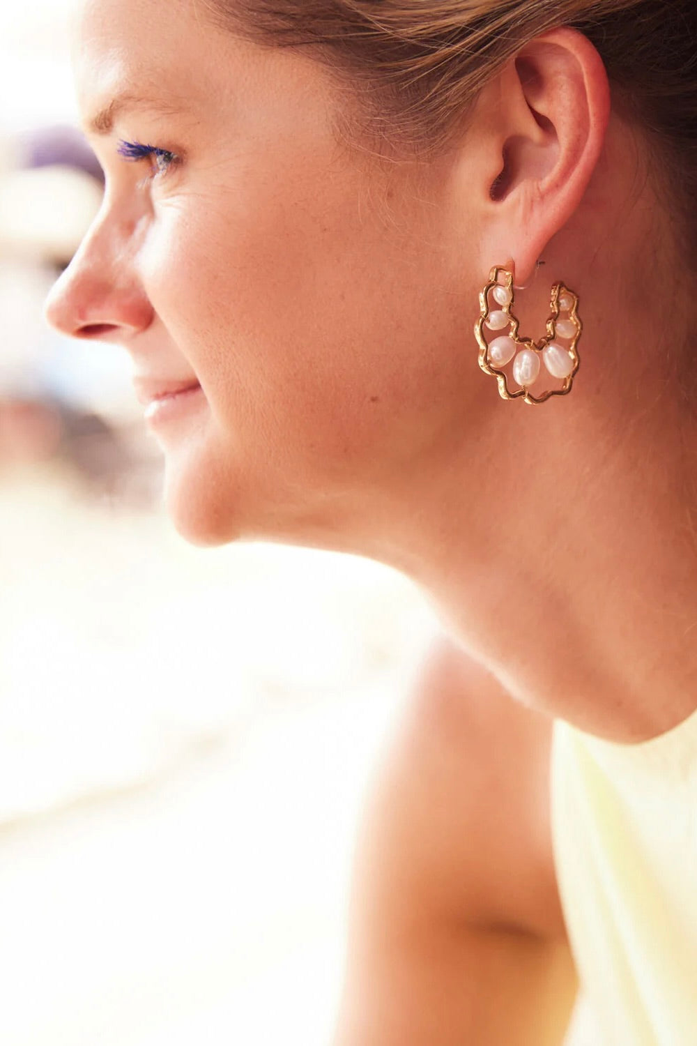 AZIZA HOOPS- WHT/GLD
sassanova