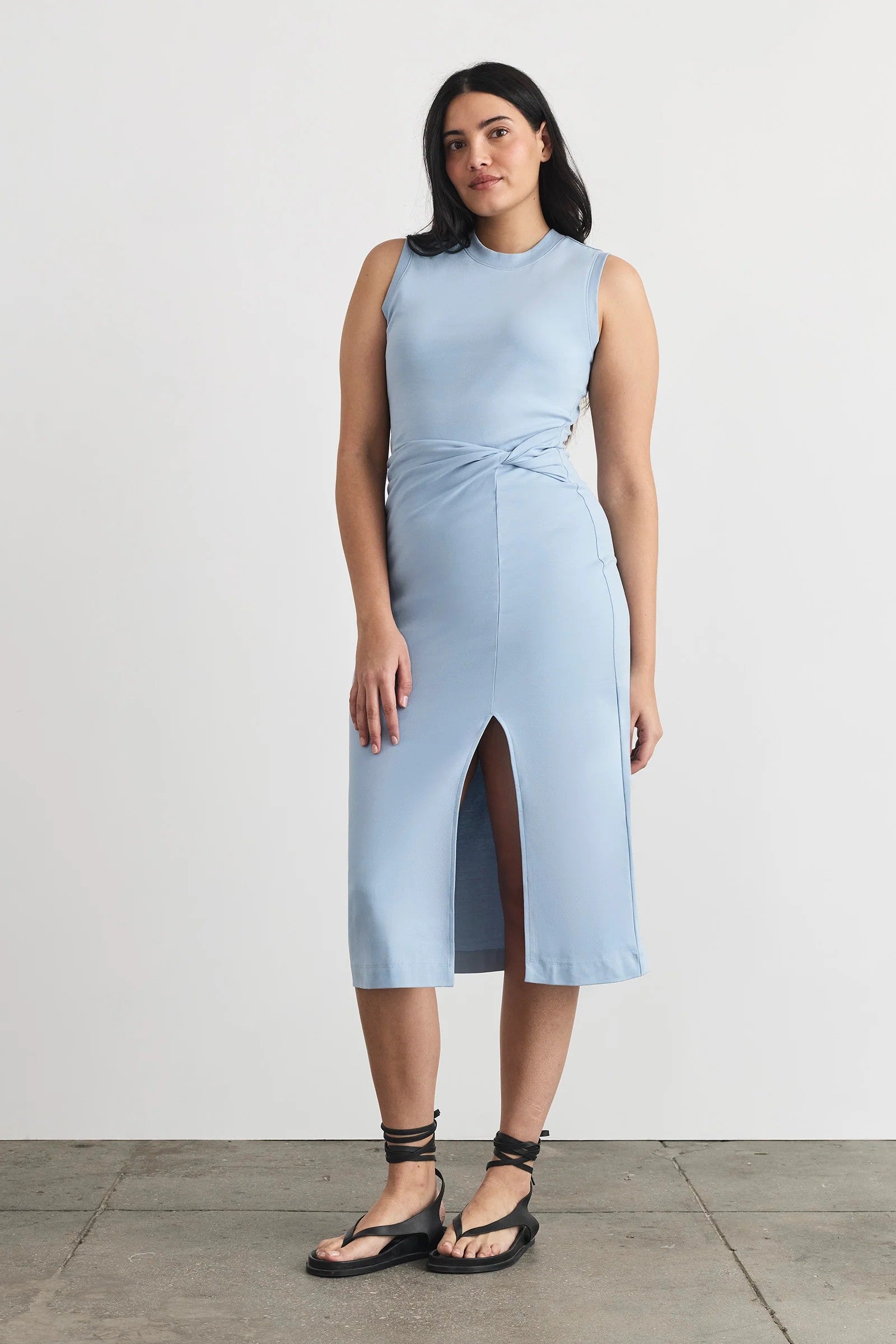 SLEEVELESS CODY DRESS - Dresses - Sassanova