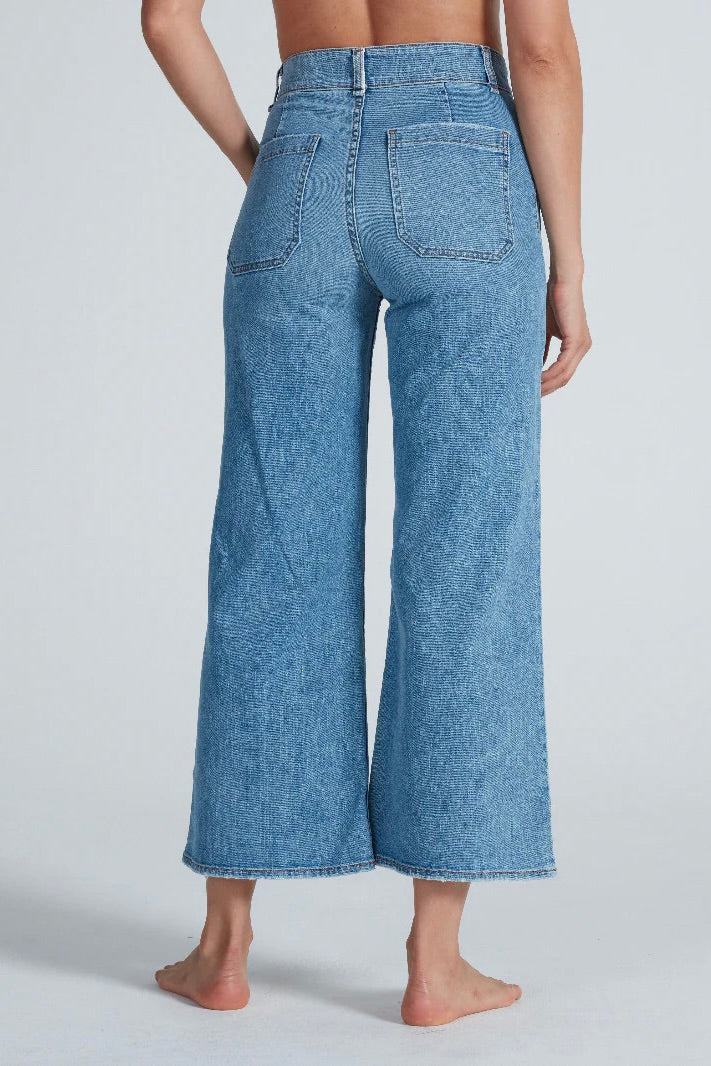 CROPPED SAILOR
sassanova