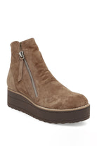 NENE SUEDE
sassanova