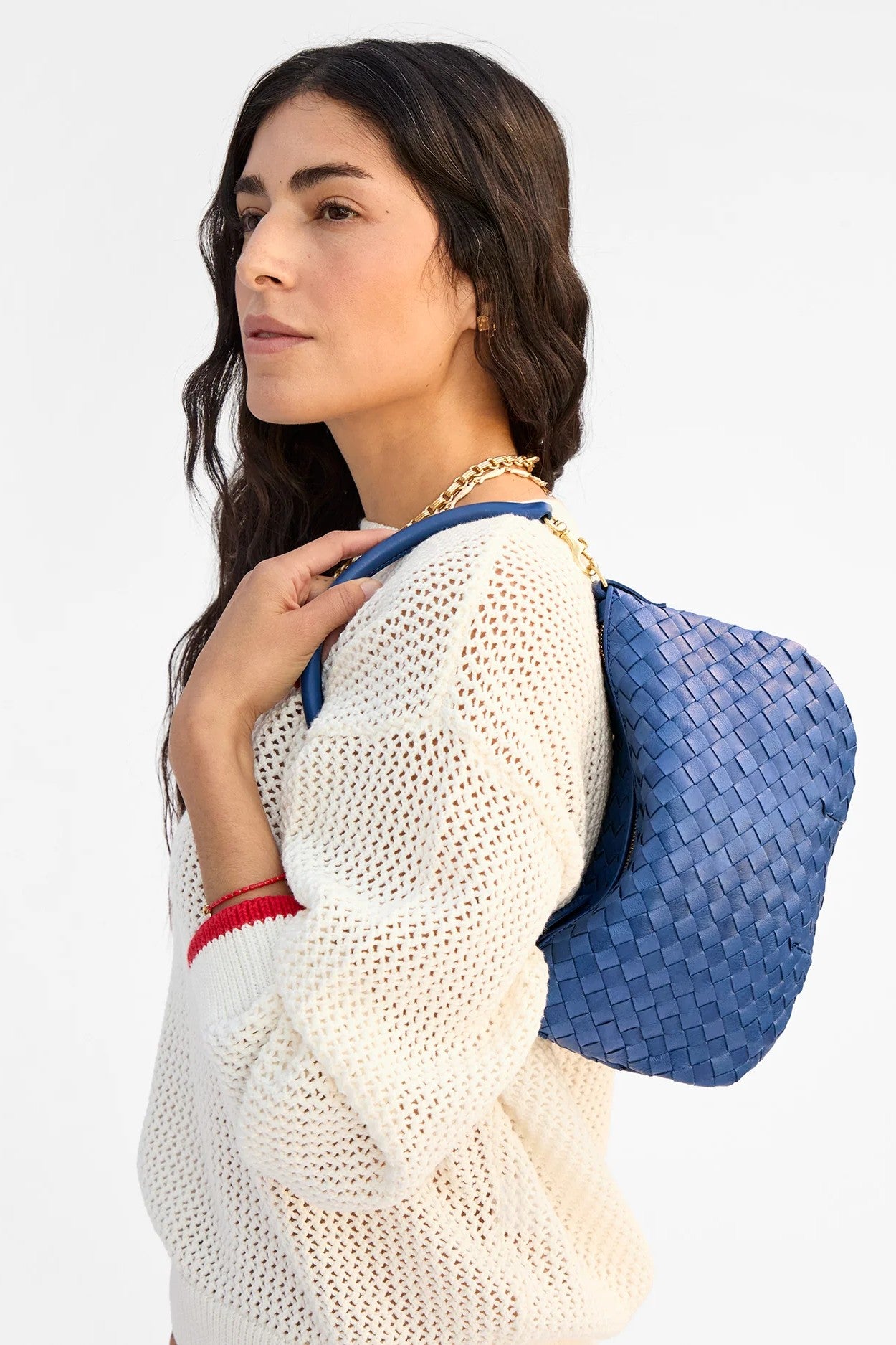 PETITE MOYEN MESSENGER WOVEN DIAGONAL - Handbags - Sassanova
