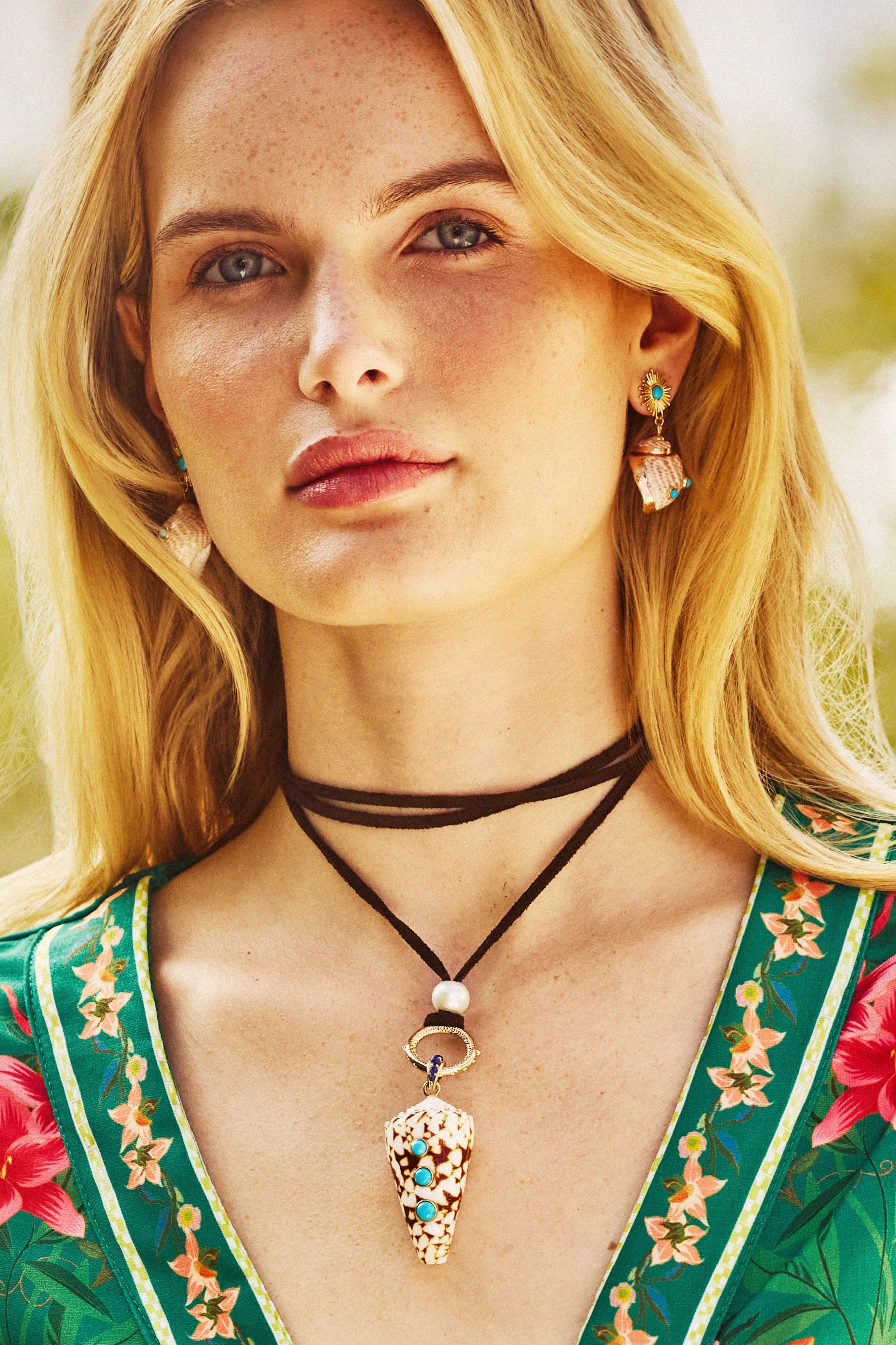STRONG SOAKING UP THE EARRINGS - Earrings - Sassanova