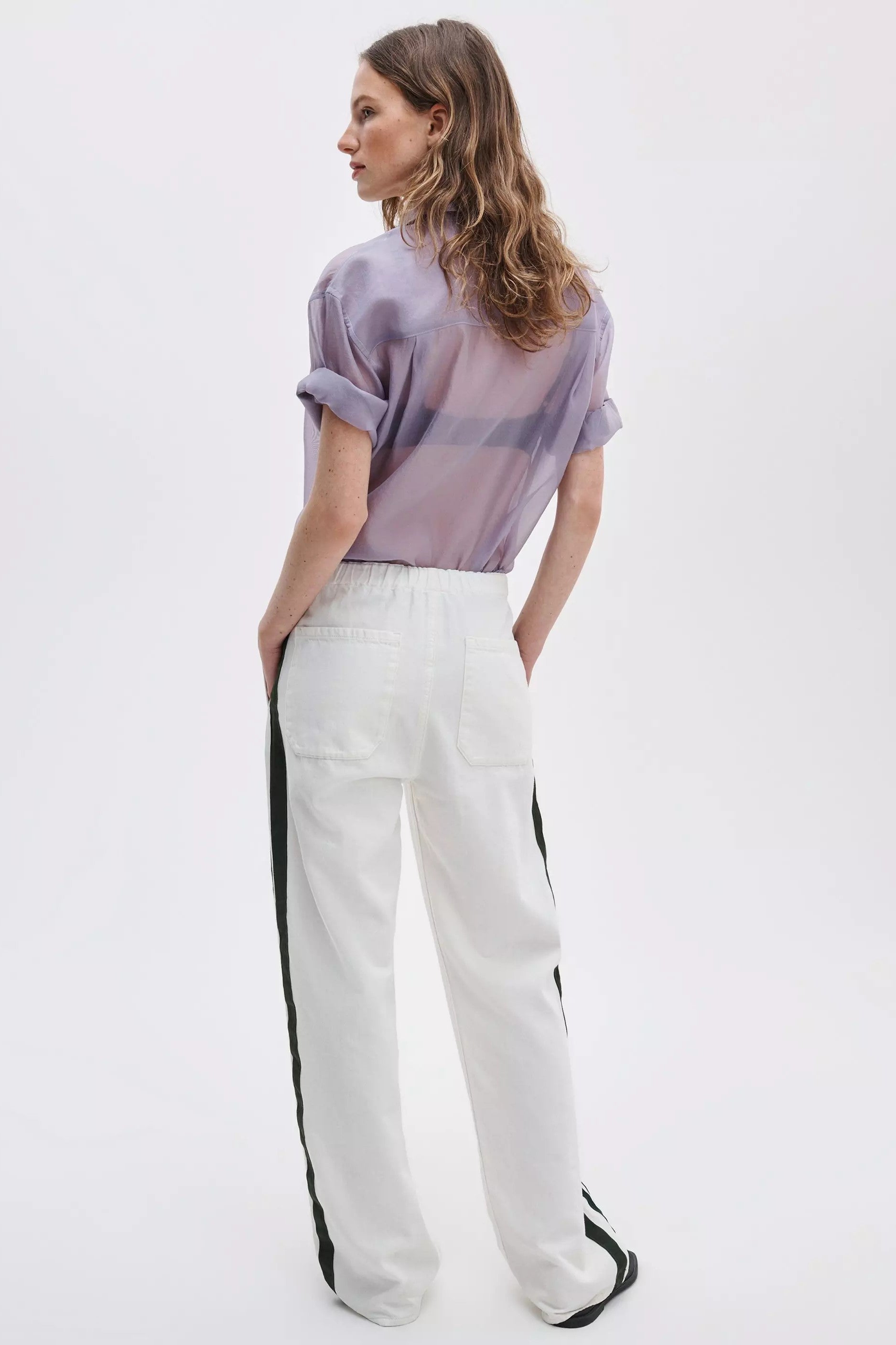 FEATHERWEIGHT LOGAN PULL ON TRACK JEAN - Pants - Sassanova