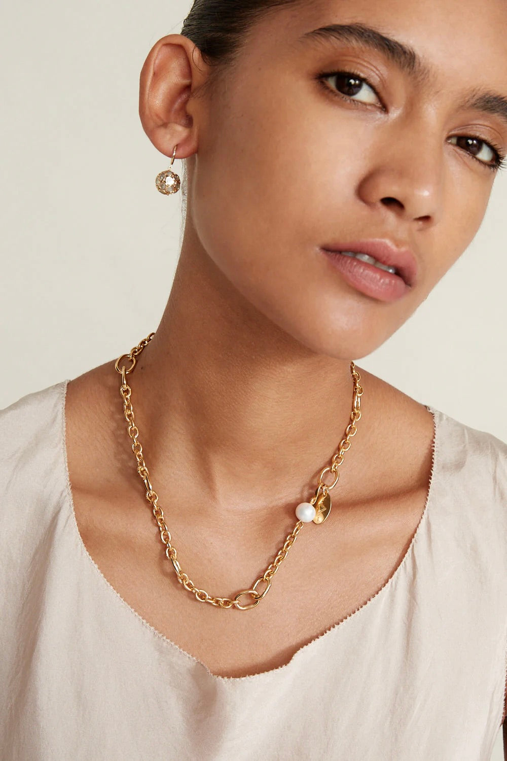 FRANCES SHORT NECKLACE- GLD
sassanova