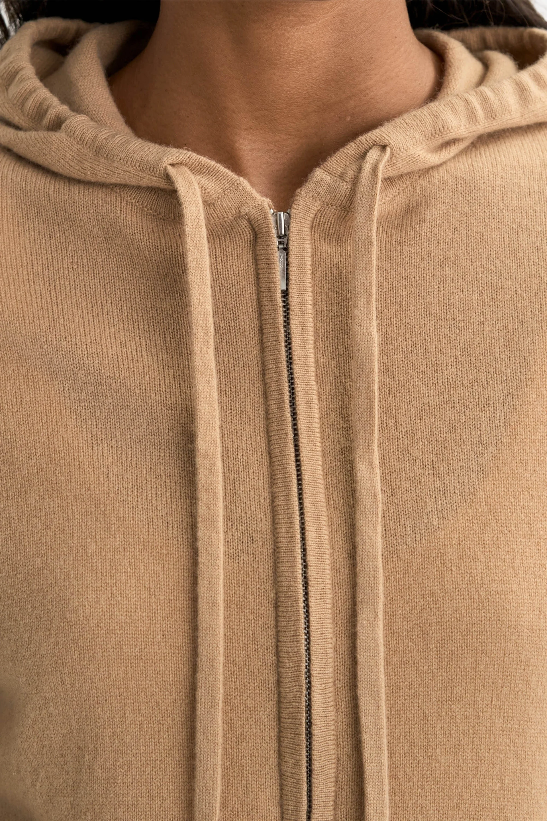 ZIP HOODIE - Sweaters - Sassanova