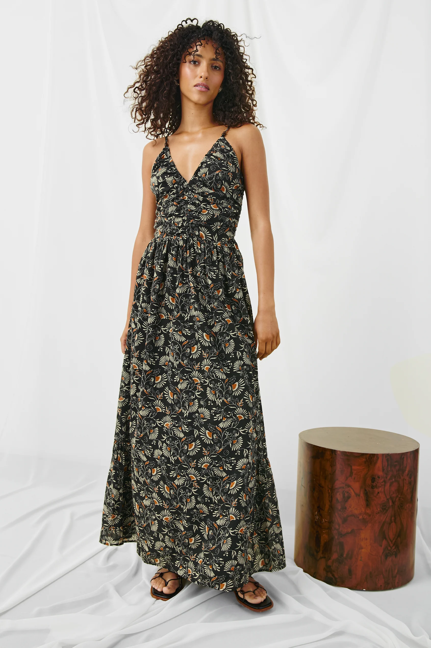 PALM DRESS
sassanova