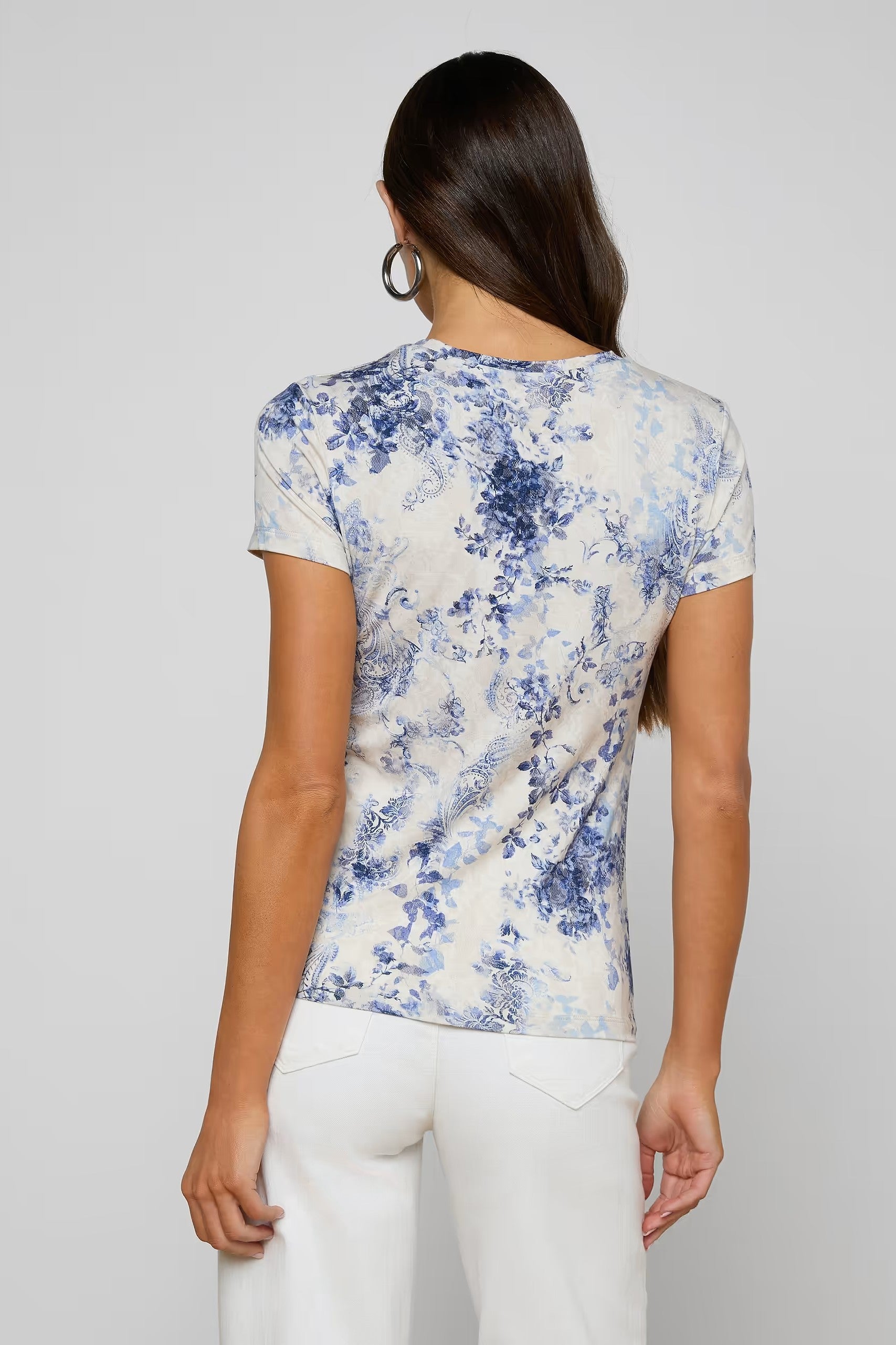 RESSI SHORT SLEEVE LACE PAISLEY TEE - T-shirts - Sassanova