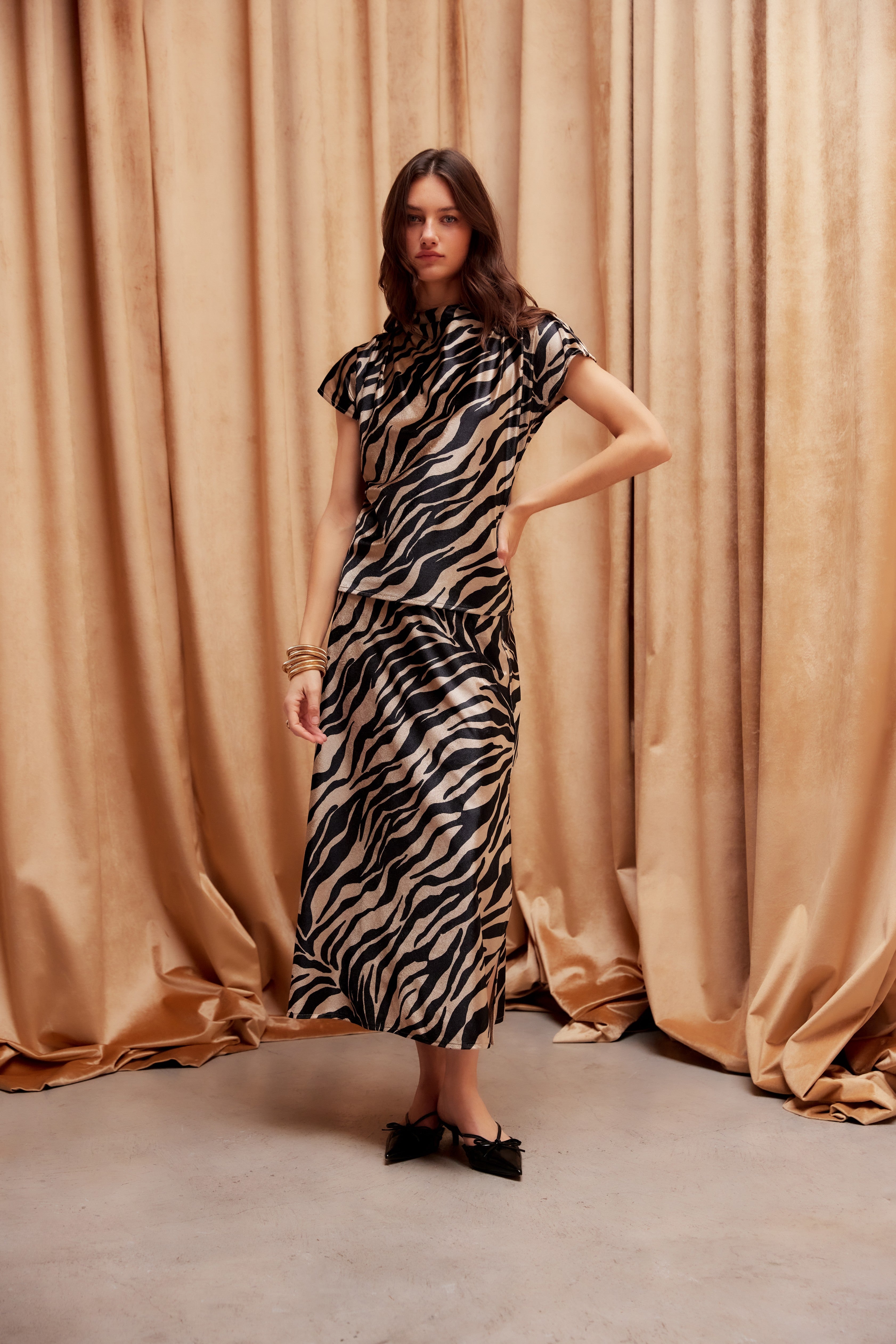 Evy long velvet skirt with zebra print and side slit detail - Sassanova