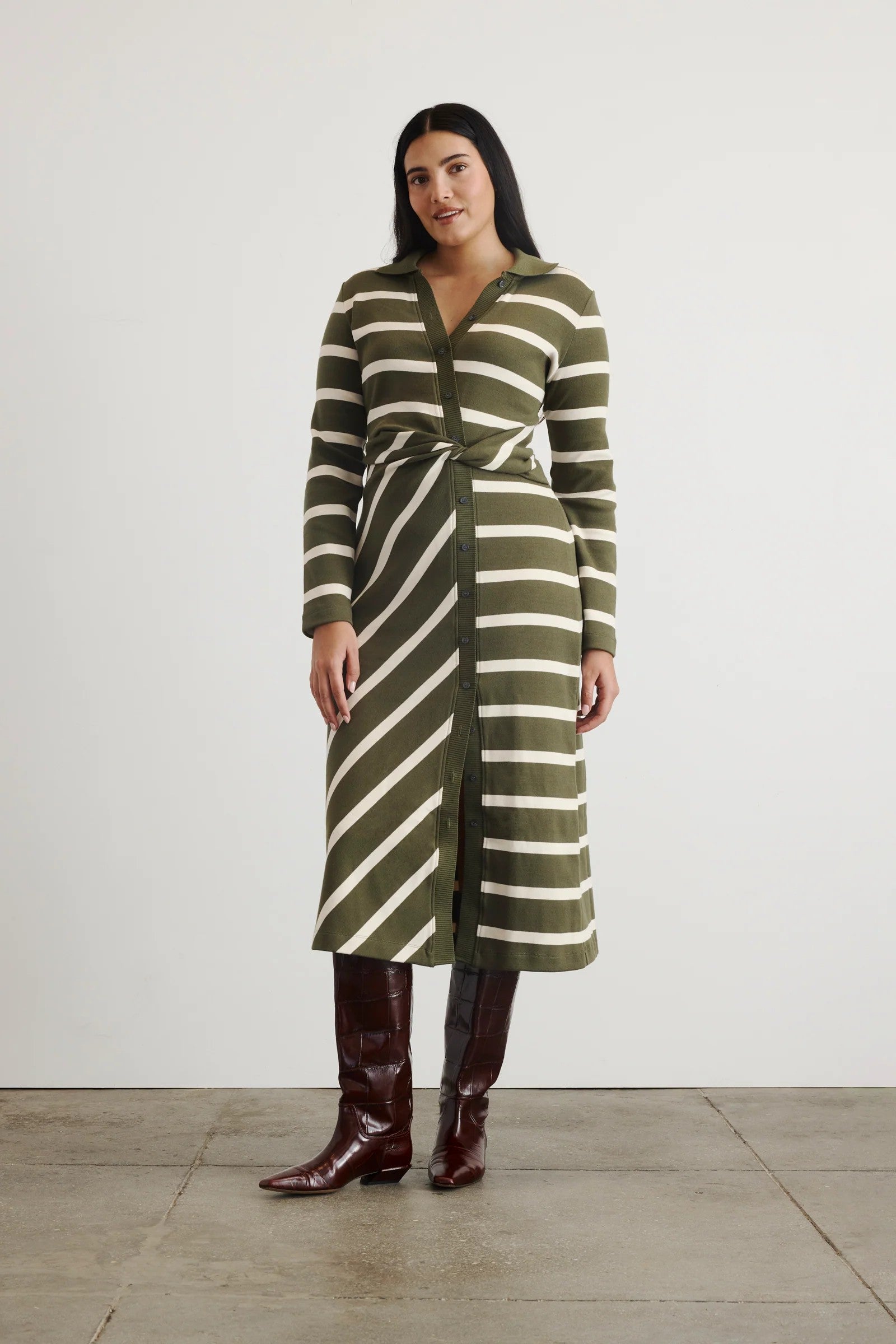 Elllicot long-sleeved dress with green and white stripes and knot twist waist-sassanova