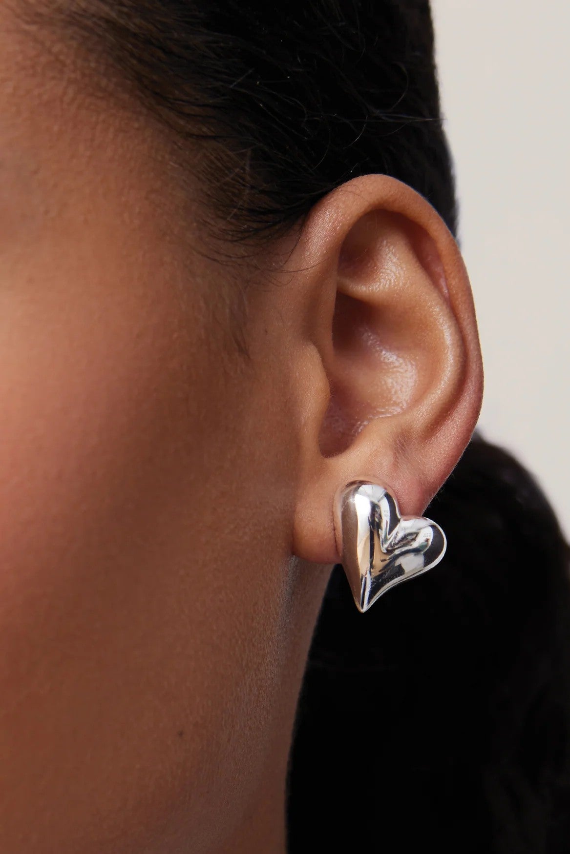 ART HEART SYMMETRICAL BUTTON EARRINGS - Earrings - Sassanova