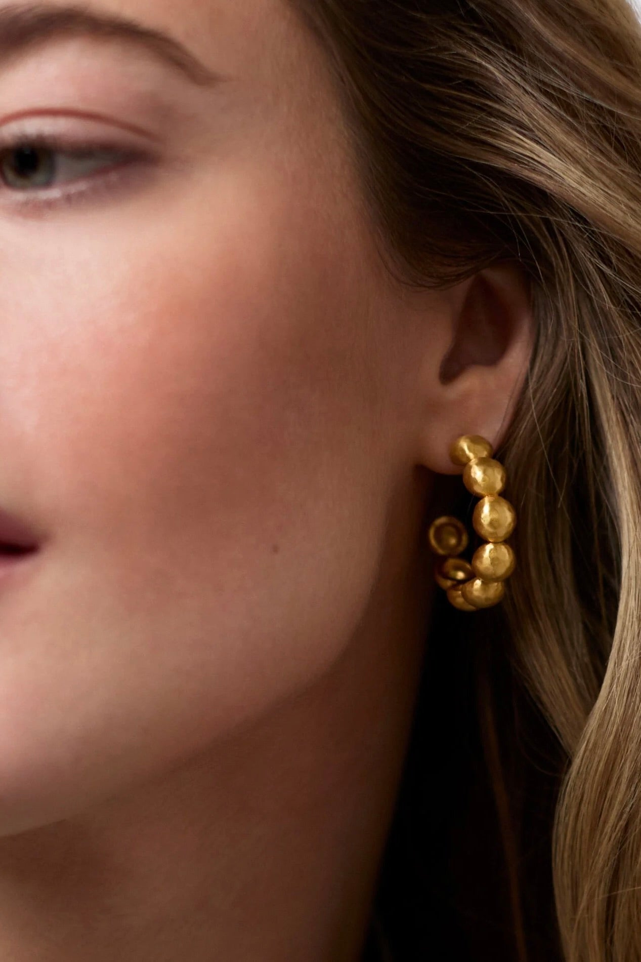 SOLARA NOVA HOOP MED- GLD
sassanova