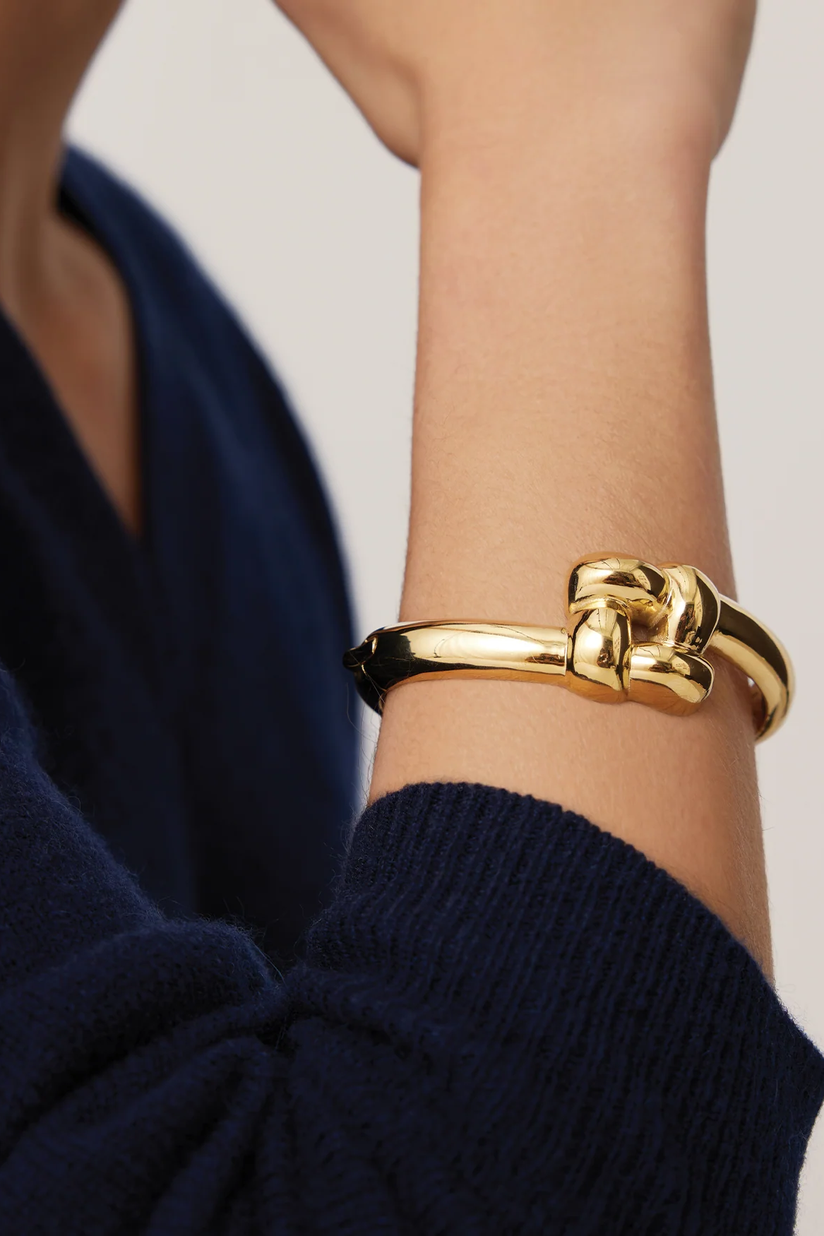 WOVEN SQUARE BANGLE- GOLD - Bracelets - Sassanova