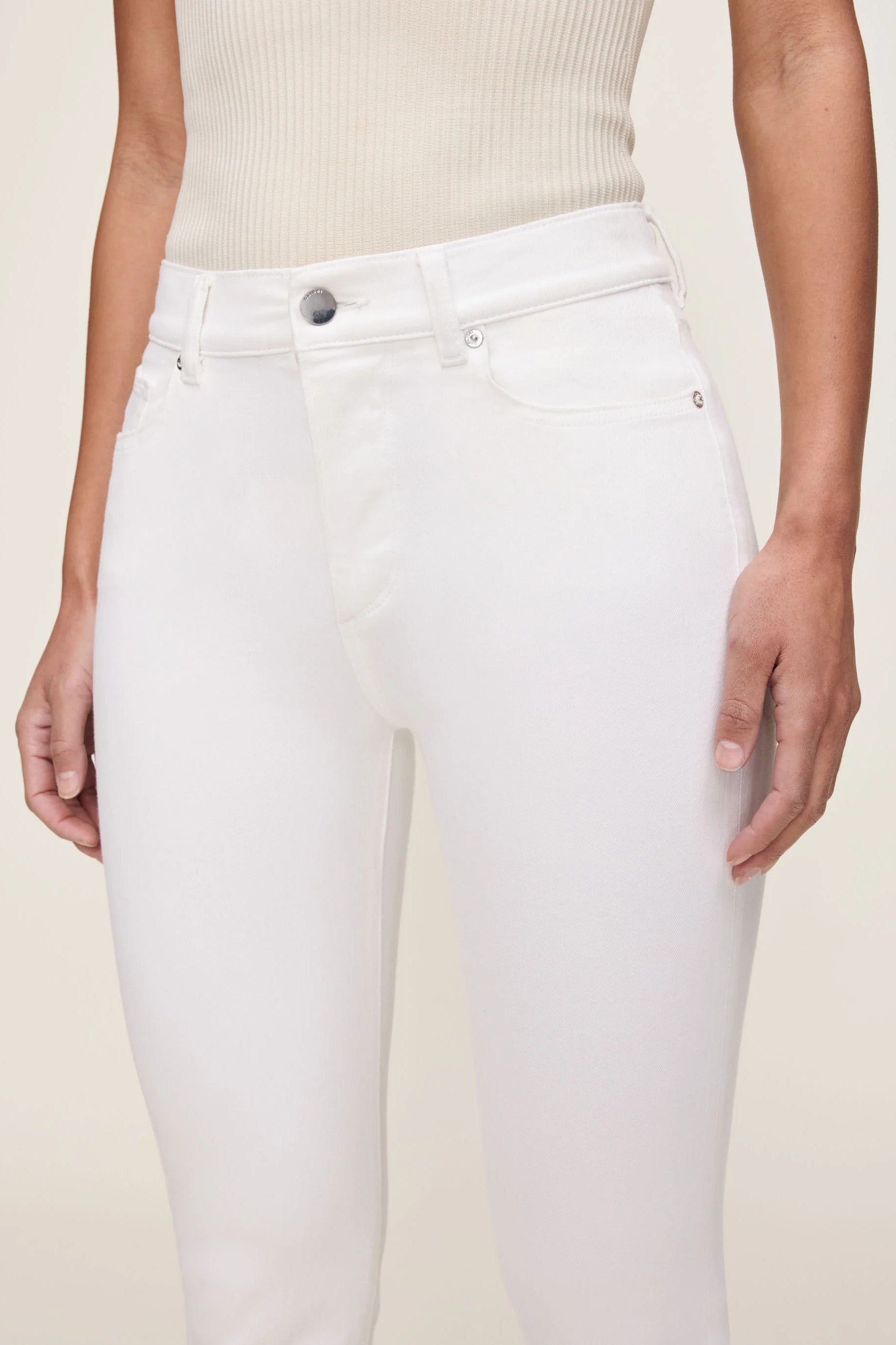 MARA MID RISE STRAIGHT JEAN - Jeans - Sassanova