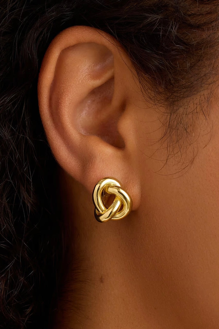 INFINITY KNOT STUDS- GLD
sassanova