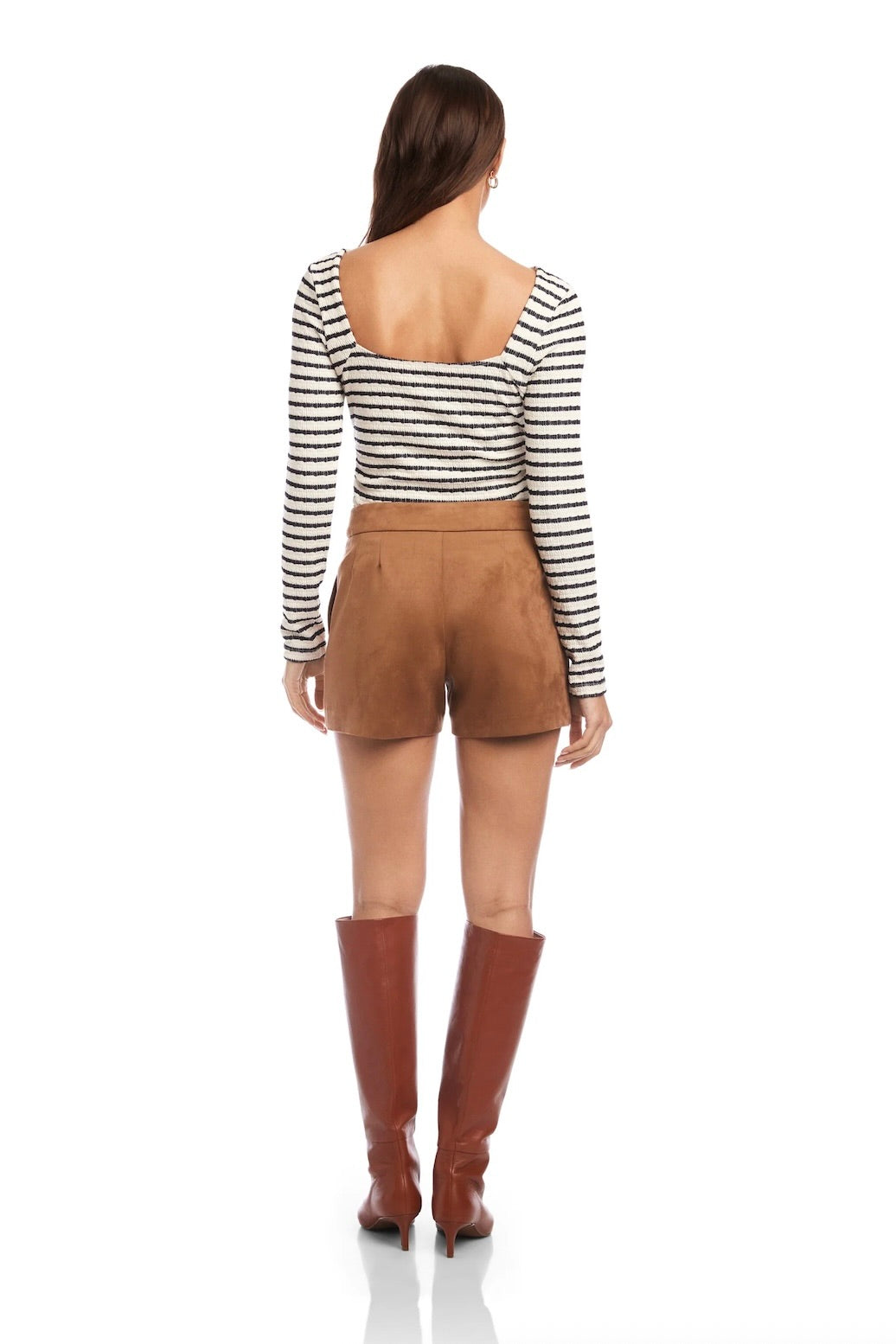 FAUX SUEDE MODERN SHORTS
sassanova