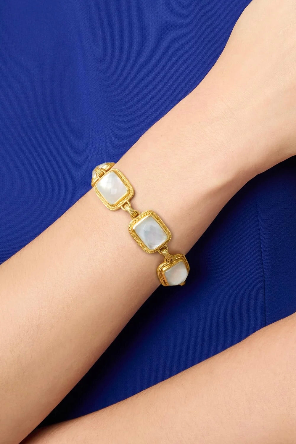 CHEVAL STONE BRACELET
sassanova