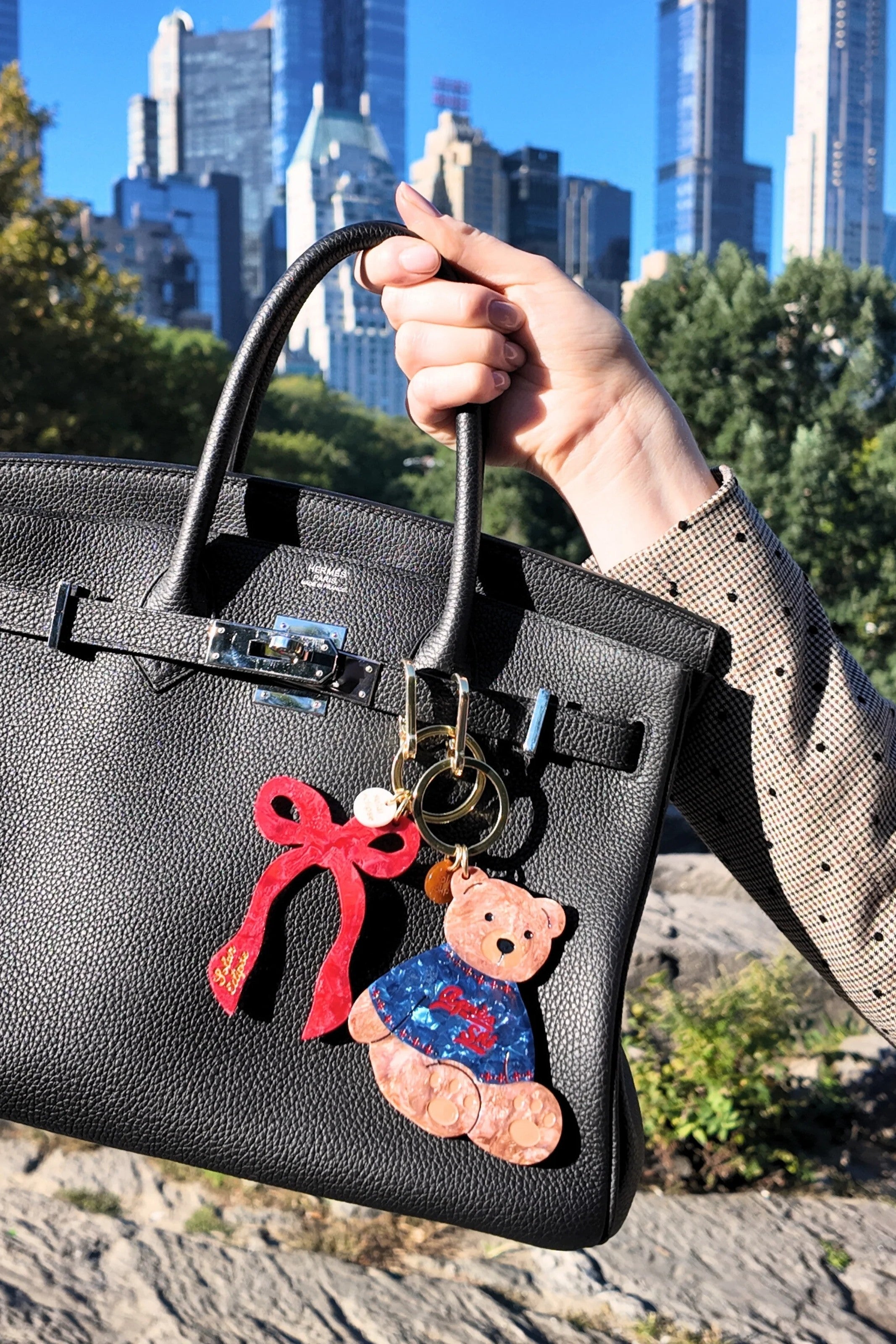 HAND PAINTED APRES SKI BEAR BAG CHARM & KEYCHAIN - Keychains - Sassanova