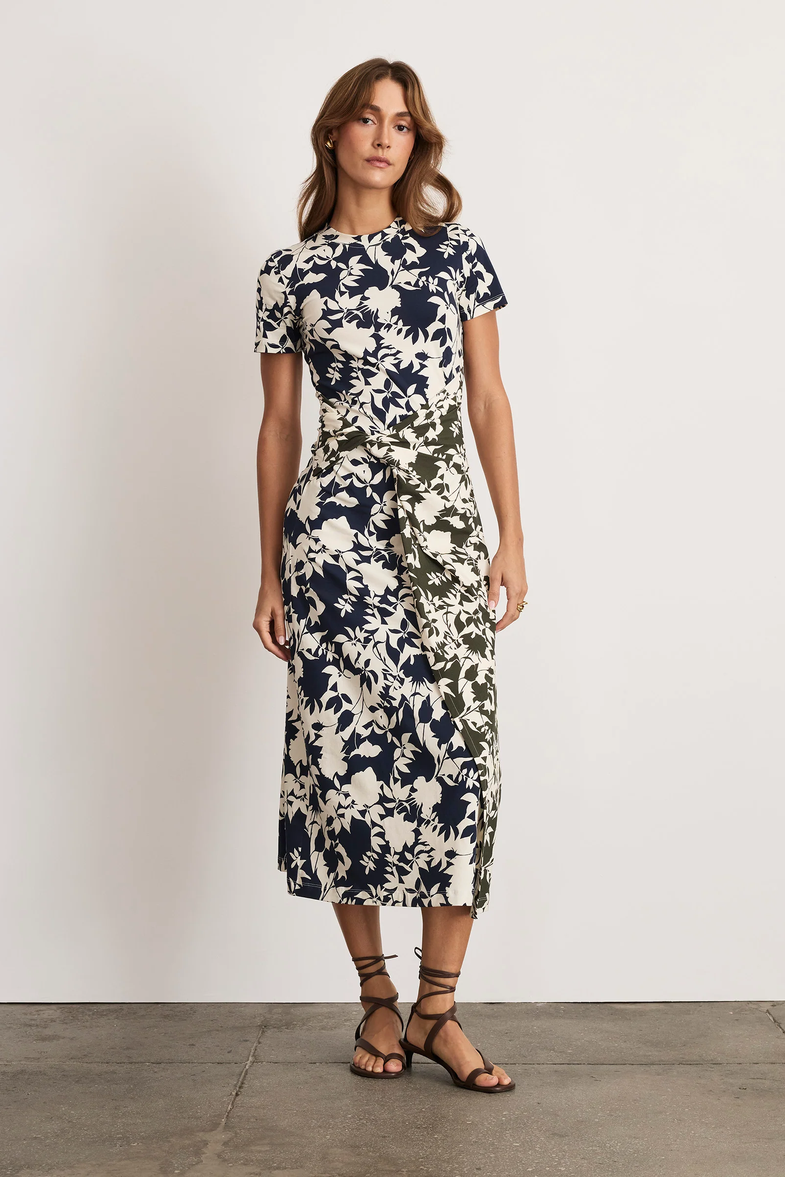 JAN DRESS (R26D182575) - Dresses - Sassanova