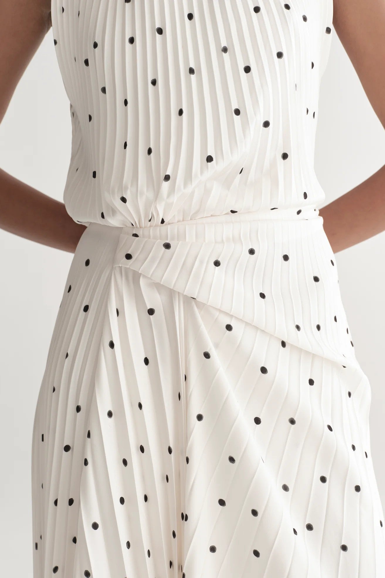 SIMONA DRESS - Sassanova