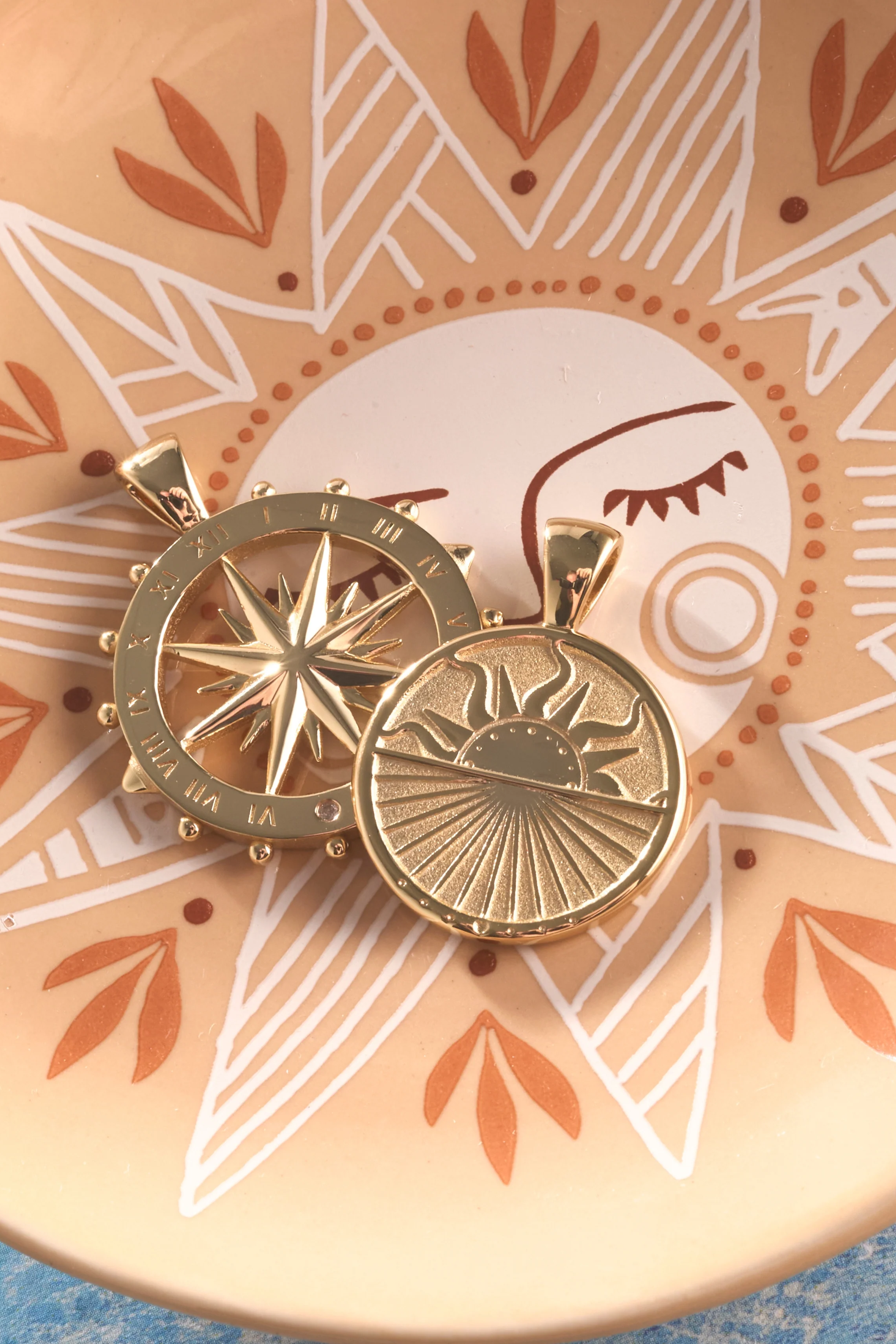 STRONG OVER HORIZON SMALL COIN- SATELLITE CHAIN - Necklaces - Sassanova