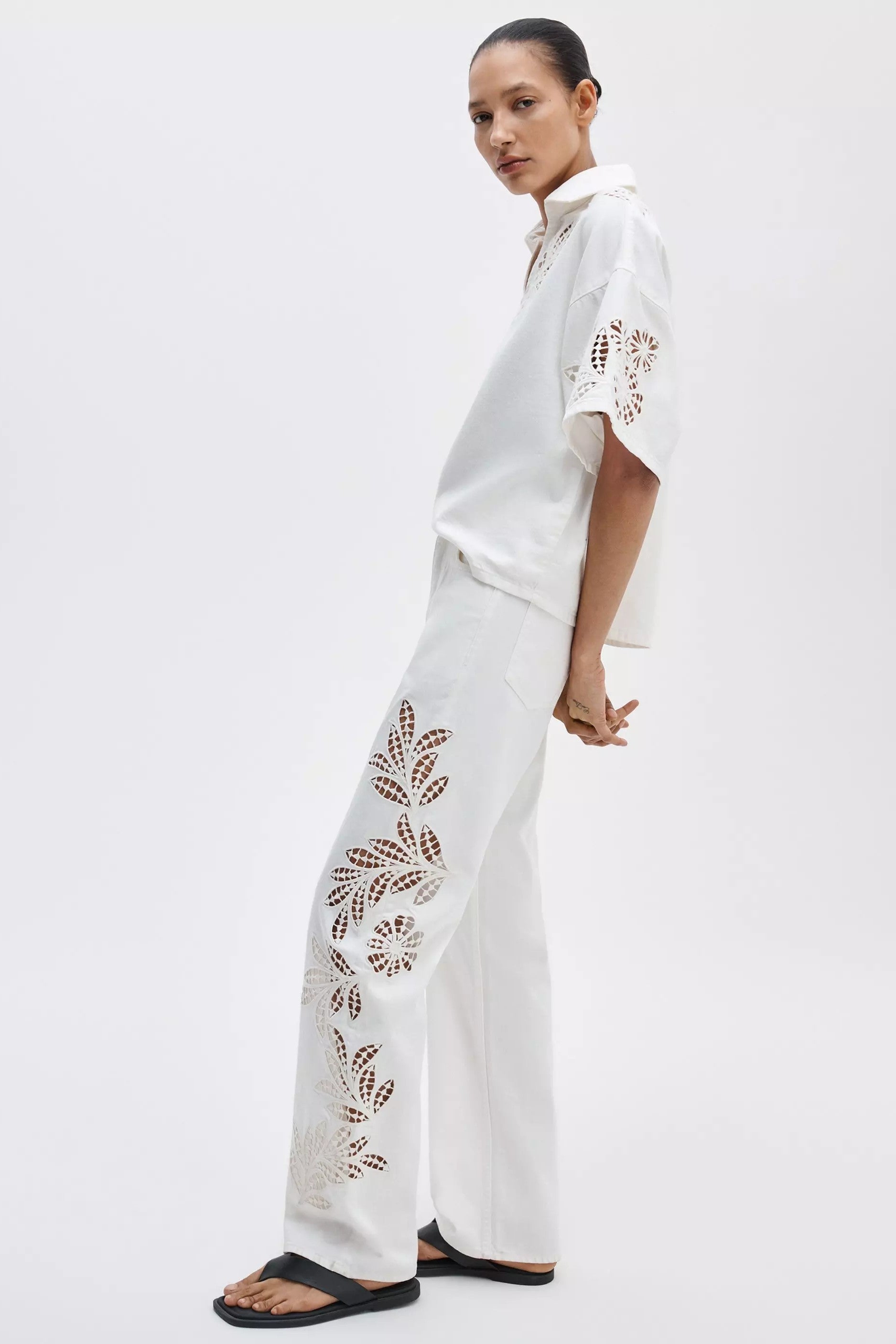 ULTRA FEATHERWEIGHT LUCY POP OVER SHIRT - Blouses - Sassanova
