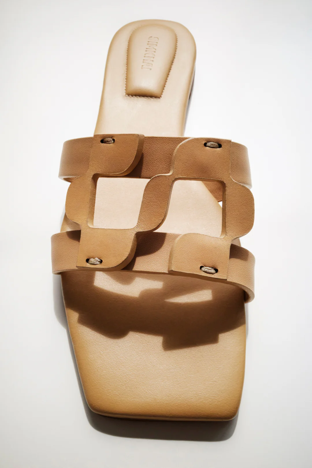 SIMKHAI MONOGRAM FLAT SLIDE - Shoes - Sassanova