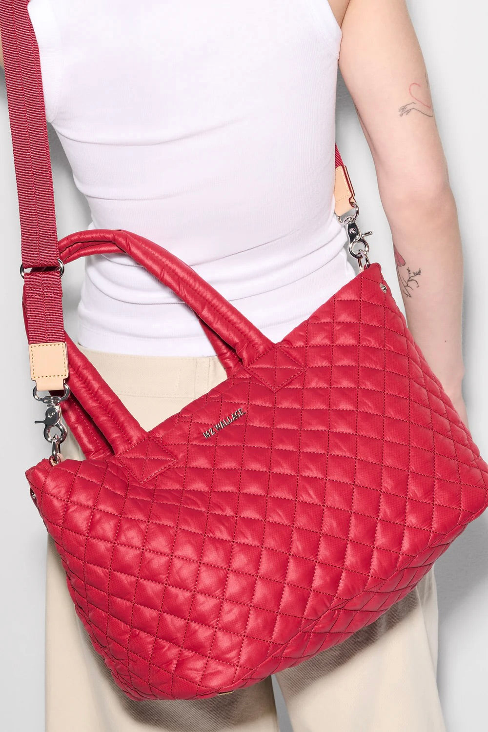 MEDIUM METRO CITY TOTE - Handbags - Sassanova