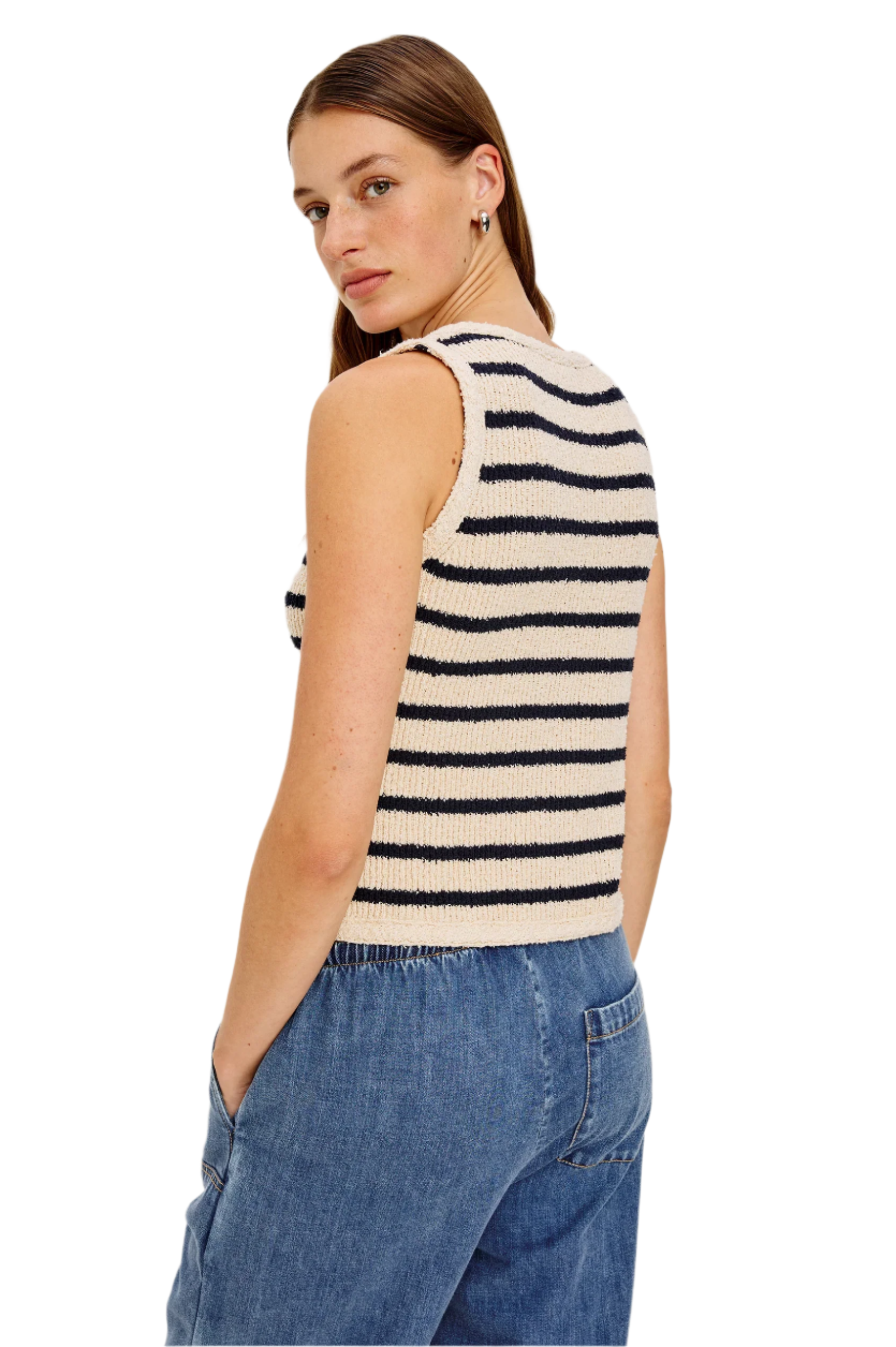 SADE VEST
sassanova