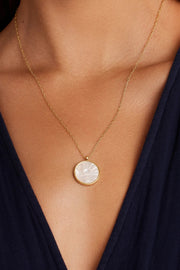 SUNSET ETCHED NECKLACE- GLD/MOP